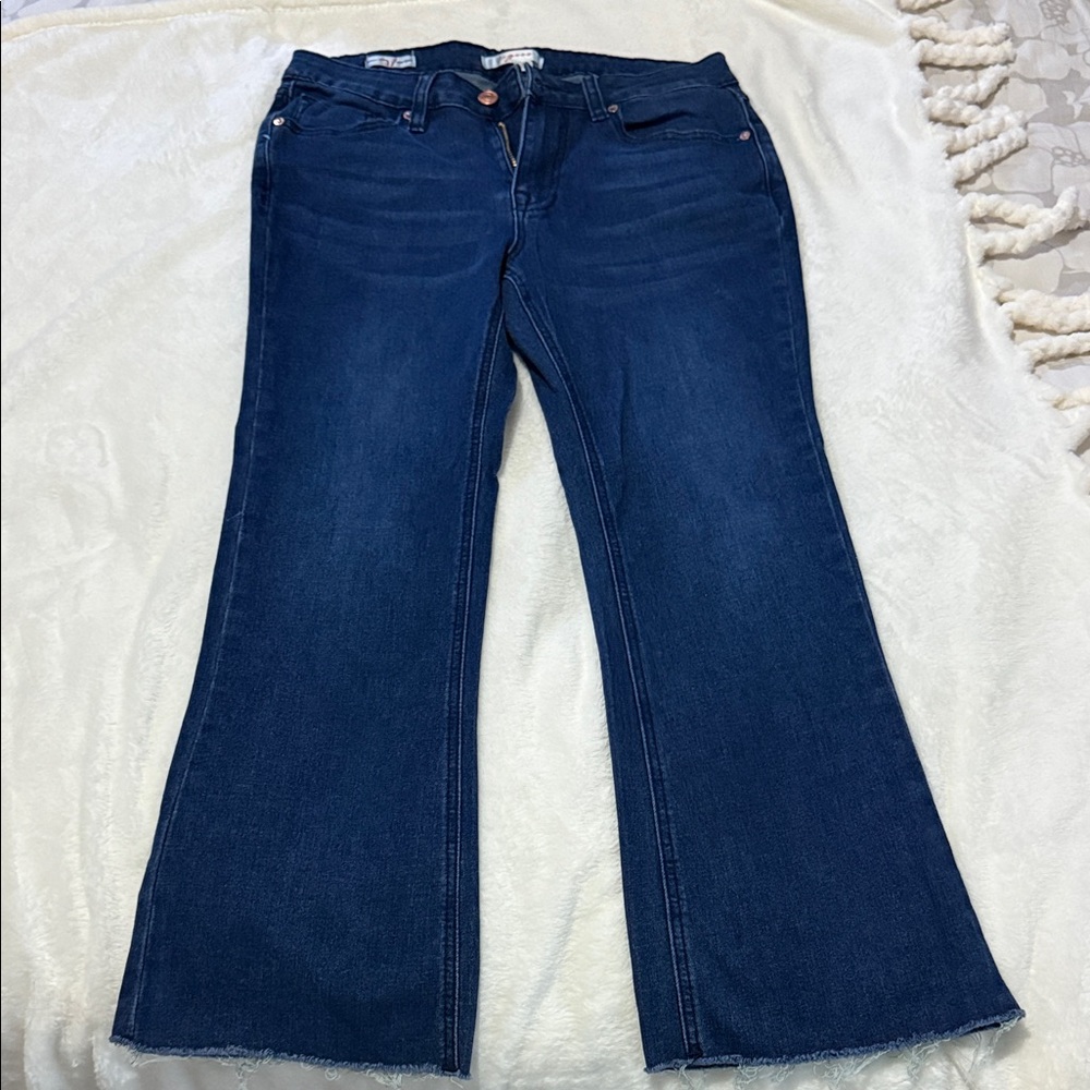 Women's Crop Flare Vigoss “Marley” style jeans